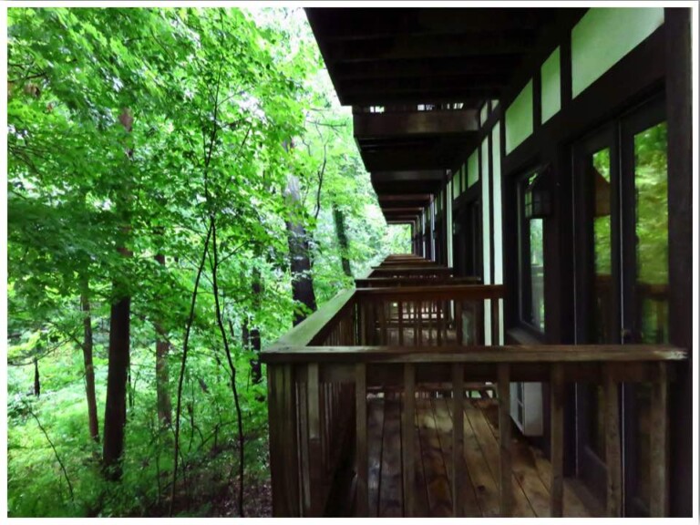 Indiana Dunes Spring House Inn Balcony
