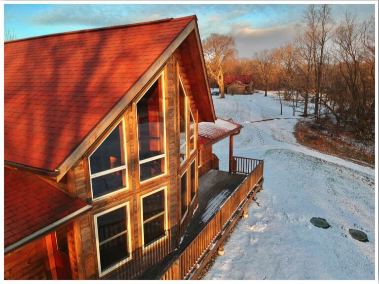 Red Cedar Lodge Cabin External