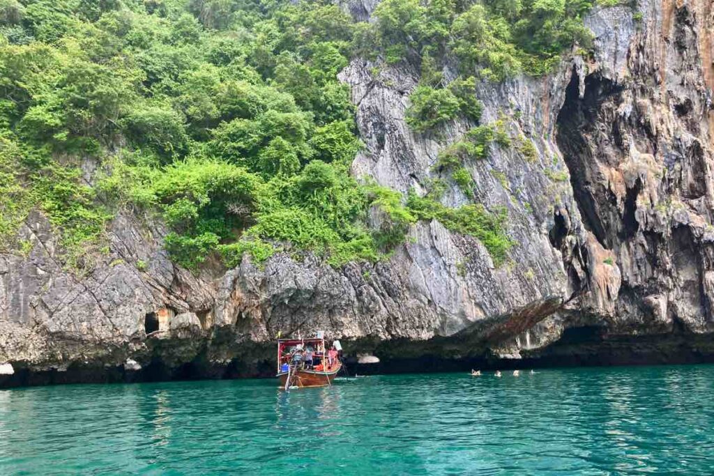 Koh Chueak 4 islands tour by longtail
