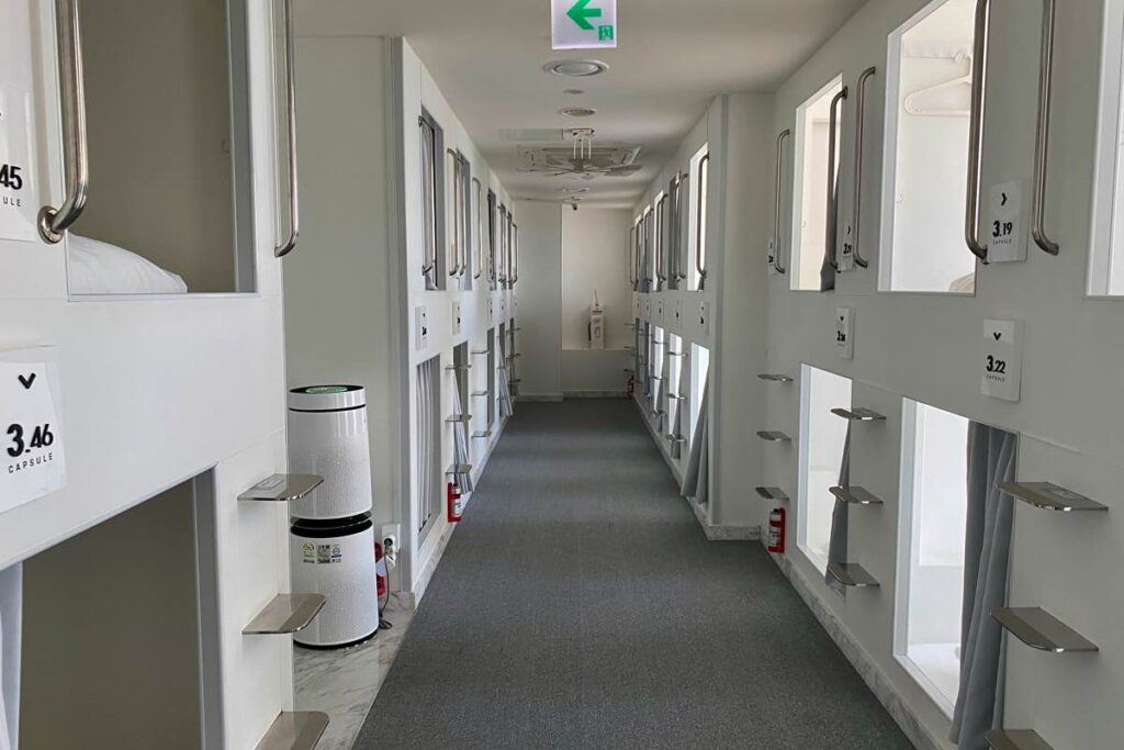 Hotel 1 capsule hotel