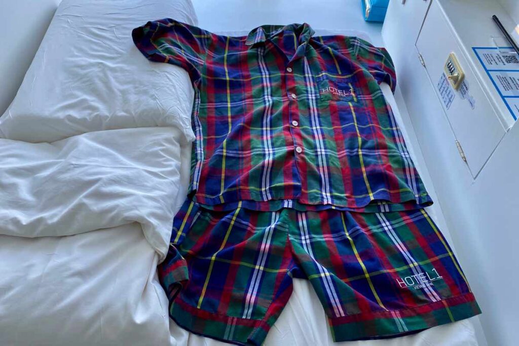 Hotel 1 capsule pajamas