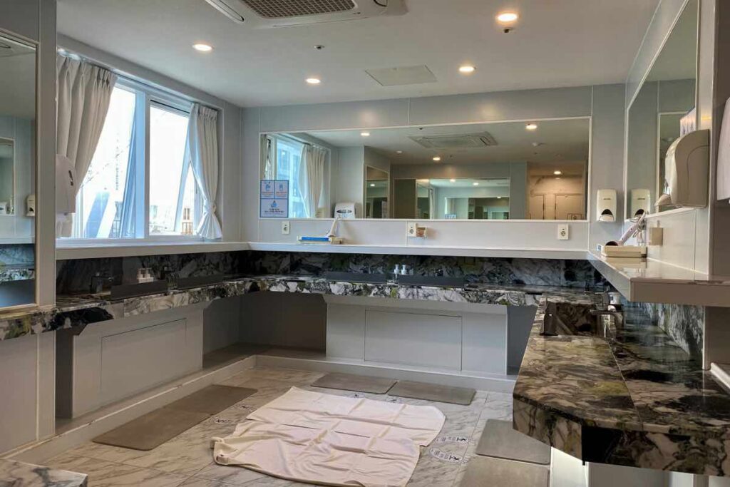 Gwangalli Beach Hotel 1 shared bathroom